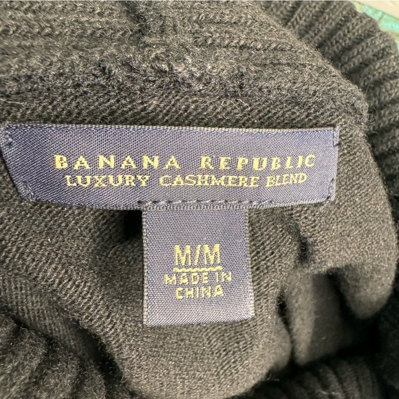Banana Republic Wool Cashmere Turtleneck Sweater Size Medium - Picture 8 of 9